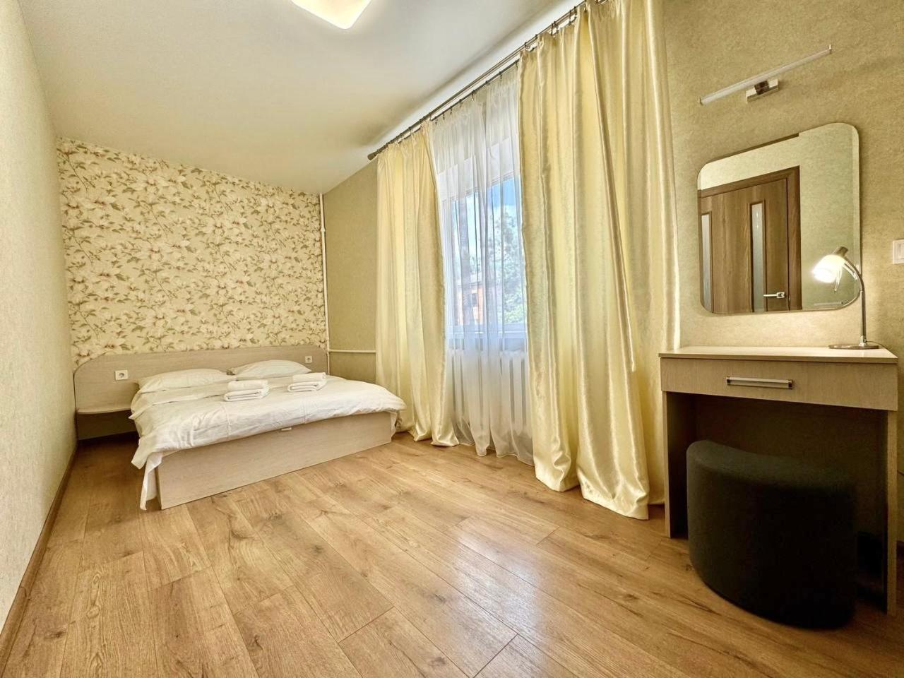 Apartpoltava Витончені Апартаменти Біля Лялькового Театру, Звітна Документація Для Відрядження, Банківський Чек Poltava Exterior foto